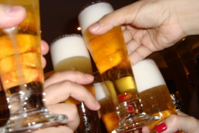 Mẹo hay phân biệt bia ngon nên biết