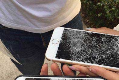 Thầy giáo 'đập' iPhone 6S Plus tan tành vì học sinh mải chơi