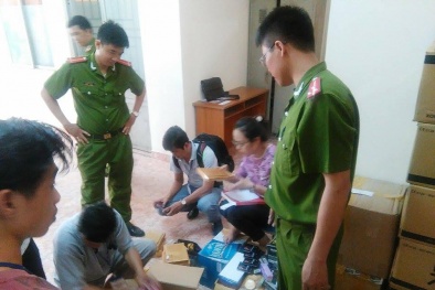 Bắt giữ hàng chục thùng thuốc và dụng cụ kích dục 'tuồn' lậu từ Trung Quốc