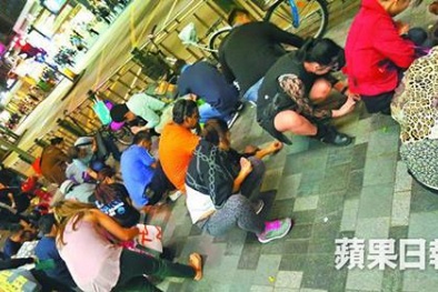 'Cơn mưa kim cương' khiến cả phố náo loạn ở Trung Quốc