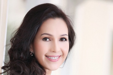 Nhan sắc vượt thời gian của 'Nữ hoàng ảnh lịch' Diễm My