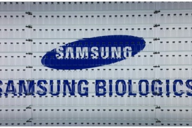 Thị trường smartphone bão hòa, Samsung thức thời đi bán... thuốc