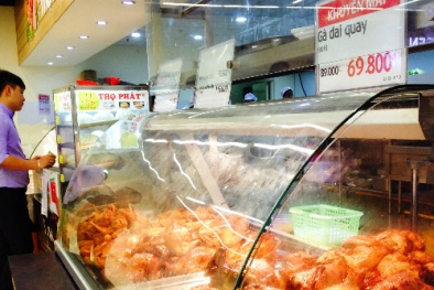 Gà quay siêu thị có giá 'siêu rẻ'