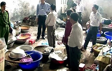 'Sốc nặng' khi chứng kiến nơi chế biến nửa tấn hành phi bẩn cho nhà hàng