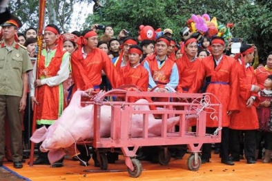 Mùa lễ hội 2016: Lãnh đạo Bắc Ninh lại ‘đau đầu’ với tục chém lợn