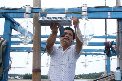 Ứng dụng đèn LED để giảm chi phí, tăng năng suất trong đánh bắt xa bờ