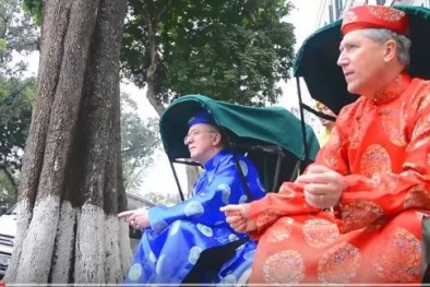 Đại sứ Canada bất ngờ làm ‘ca sĩ’ tại Việt Nam