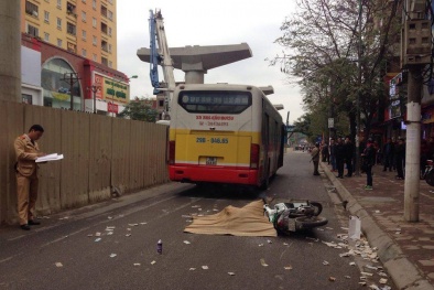 Hà Nội: Một phụ nữ chết thảm dưới bánh xe buýt