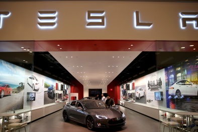 Ông trùm ô tô điện Tesla Motors lại đổi tên để thay đổi 'vận mệnh'?