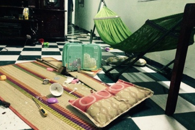 Hai mẹ con bị chém trọng thương vì hát karaoke ồn ào đến khuya