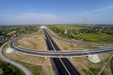 Vụ tăng phí cao tốc từ ngày 1/4: 'Không nên tăng đột ngột'