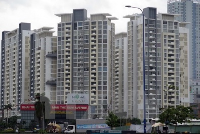 Loạn phí giữ ô tô ở chung cư, có người bán chỗ giá 32.000 USD