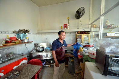 Chủ quán cafe Xin Chào mừng rơi nước mắt, gửi lời cảm ơn Thủ tướng