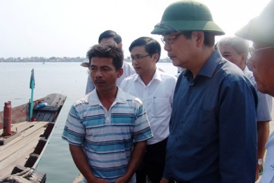 Bộ trưởng Cao Đức Phát nghe dân kiến nghị cứu 'kế sinh nhai' vì cá chết hàng loạt