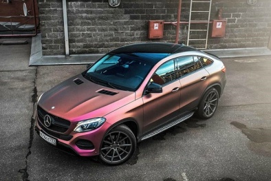 Mercedes-Benz GLE Coupe thu hút mọi ánh nhìn với 'màu áo' mới