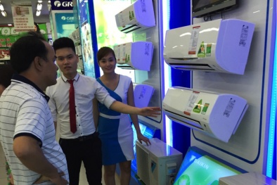 Dân buôn điện máy tung chiêu 'thổi giá' điều hòa lên đến cả triệu đồng