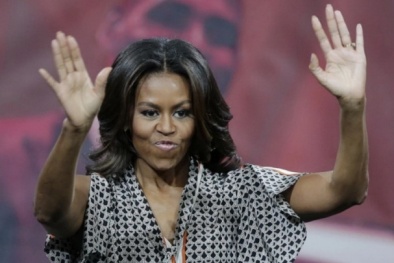 Vợ tổng thống Obama bất ngờ 'gây bão' khi chồng đến Việt Nam