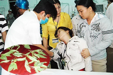 Cả gia đình cứng lưỡi, kích động vật vã sau khi ăn rau 'lạ'