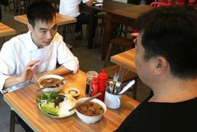 'Bún chả Obama' gây sốt, chủ hàng Singapore 'thắng đậm'