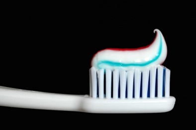 Bùng lên nghi vấn kem đánh răng Colgate 'tiềm ẩn' chất gây ung thư
