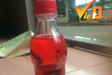 Khách ‘phát hoảng’ với nước tăng lực Rồng Đỏ chứa đầy cặn dù còn hạn sử dụng