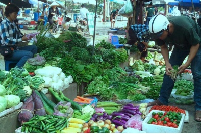 Hơn 5% lượng rau bán trên thị trường nhiễm chất cấm