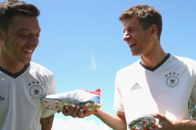Adidas, Nike và Puma đẩy đối thủ khỏi thị trường Euro 2016