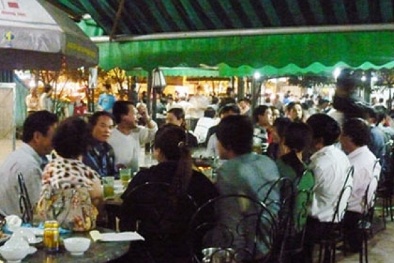 Hà Nội ‘nắng nóng như thiêu’, dân Việt háo bia hơi kinh khủng!