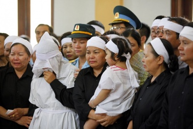 Ngàn dòng lệ tiễn đưa phi công Trần Quang Khải hóa thân về trời