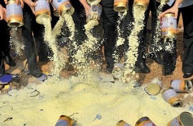 Những vụ bê bối sữa giả Trung Quốc làm 'rúng động' thị trường