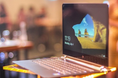 Laptop mỏng nhất thế giới đã có mặt tại Việt Nam với giá 43 triệu