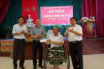 Tân Hiệp Phát cùng đoàn Thanh tra 6 bộ ngành thăm tặng quà thương binh nặng