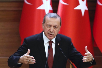 Phe đảo chính Thổ Nhĩ Kỳ ám sát hụt ông Erdogan chỉ vì...hết xăng