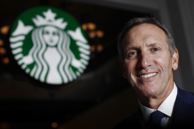 Ông chủ Café Starbucks: Từ tuổi thơ bán máu đến đế chế cà phê 77 tỷ USD