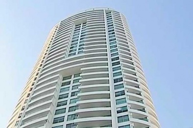 Thiếu nữ 15 tuổi sống sót kỳ diệu sau khi rơi từ tầng 26 xuống