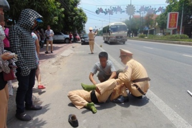 Thanh niên ngổ ngáo tháo chạy hất văng CSGT lên không trung