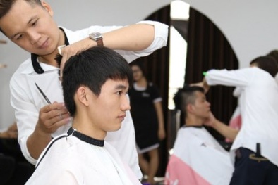 Ông chủ HKPhone 'bơm' tiền tỷ mở salon tóc