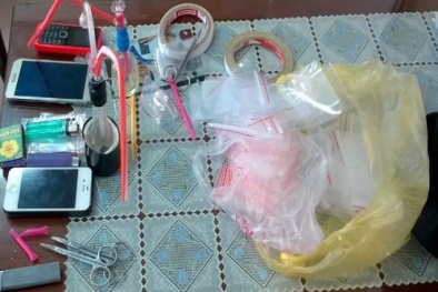 Băng nhóm dụ học sinh nghiện hút để ép đi bán ma túy