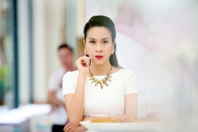 Ca sĩ Lưu Hương Giang bất ngờ nhập viện ngay đêm trung thu