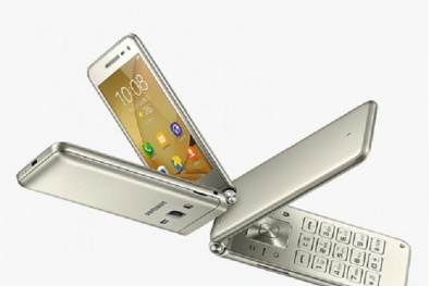 Giữa 'cơn lốc' smartphone, Samsung tung điện thoại nắp gập gây sốt