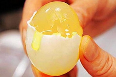 Trứng cao su hay câu chuyện về lòng tin bị đánh cắp?