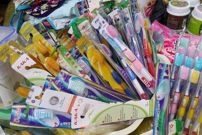 Tụt lợi, hại răng vì bàn chải siêu rẻ 5.000 đồng