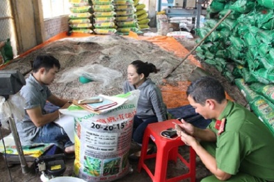Đột kích cơ sở sản xuất phân bón trái phép tại Lâm Đồng