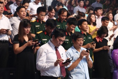 Đại gia Việt chi hơn 1,6 tỷ mua 'siêu' sim điện thoại 6 số 8 của Viettel