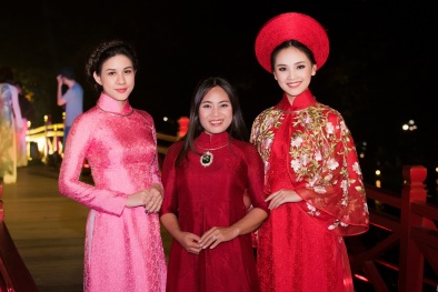 Nàng thơ Tố Như tiếp tục làm vedette trong màn trình diễn áo dài Lan Hương