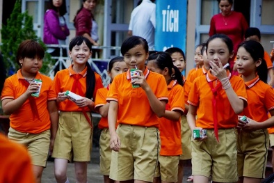 Vinamilk 10 năm tiên phong thực hiện chương trình Sữa học đường