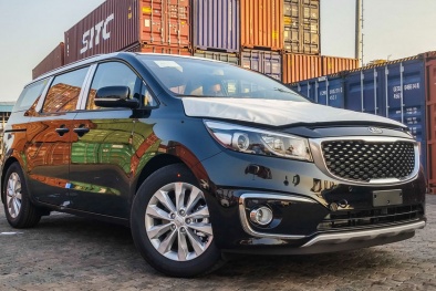 'Soi' chiếc xe Kia Sedona 2016 đang được giảm giá cả trăm triệu đồng