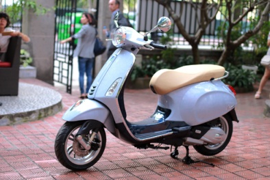 Vespa giá hơn 400 triệu tại Việt Nam có gì hay?