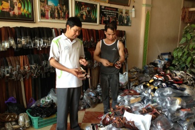 Thị trường giầy dép: Sức mua chậm do trời chưa thực sự lạnh