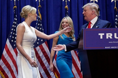 Nhan sắc tựa ‘nữ thần’ của hai cô con gái ông Donald Trump